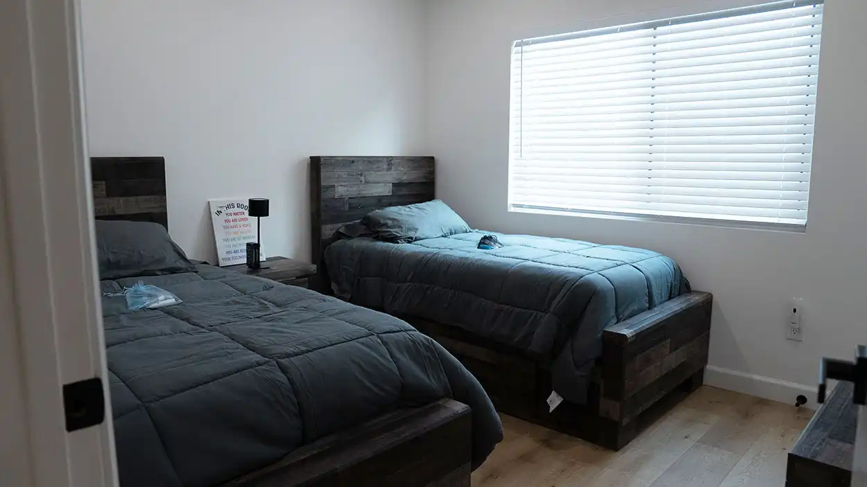 10 Acre Ranch BLU Private Cottages Facility Exterior view with volleyball net in the garden