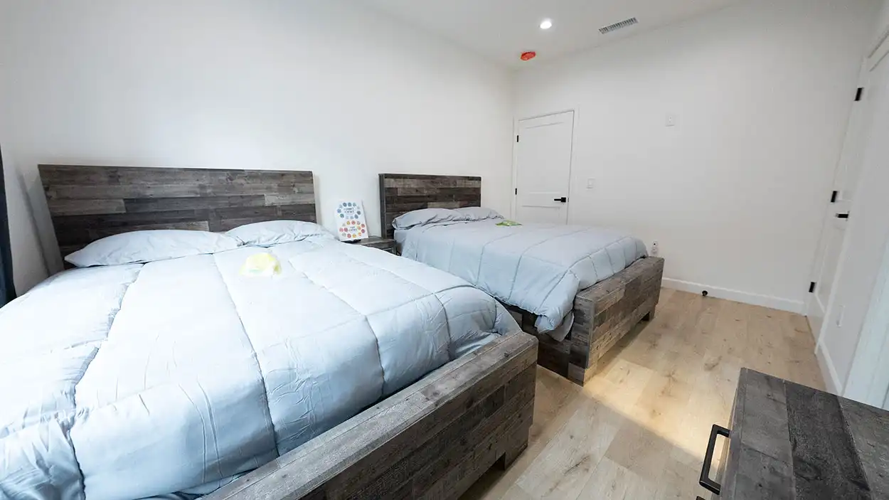 10 Acre Ranch BLU Private Cottages Facility Exterior view with volleyball net in the garden