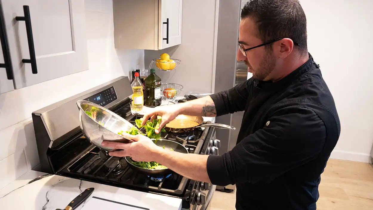 10 Acre Ranch BLU Private Cottages Facility Exterior view with volleyball net in the garden