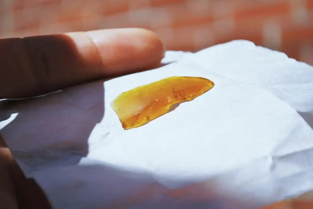 chemical extraction of dabs wax shatter honeycomb budder a legalized cannabis
