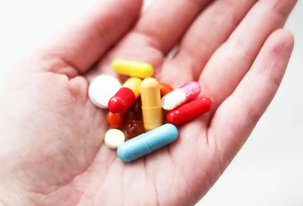 a hand full of pain pills