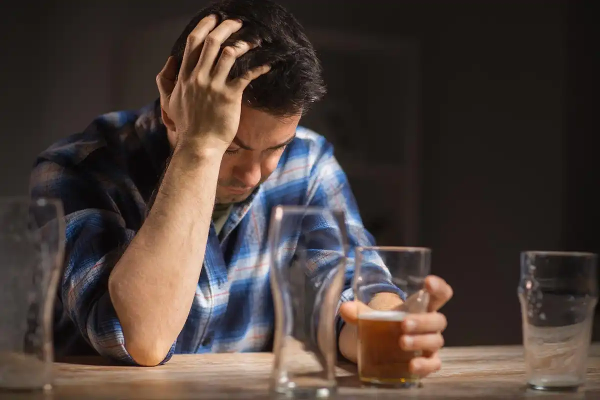 7 Warning Signs of Alcoholism