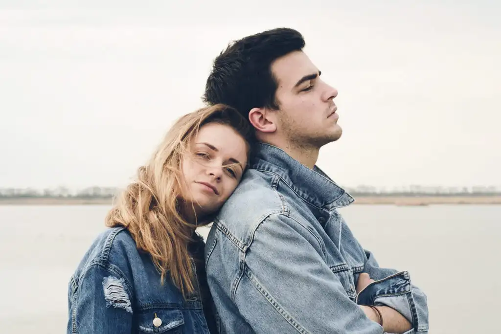 a woman having issues with her boyfriend's alcohol problem