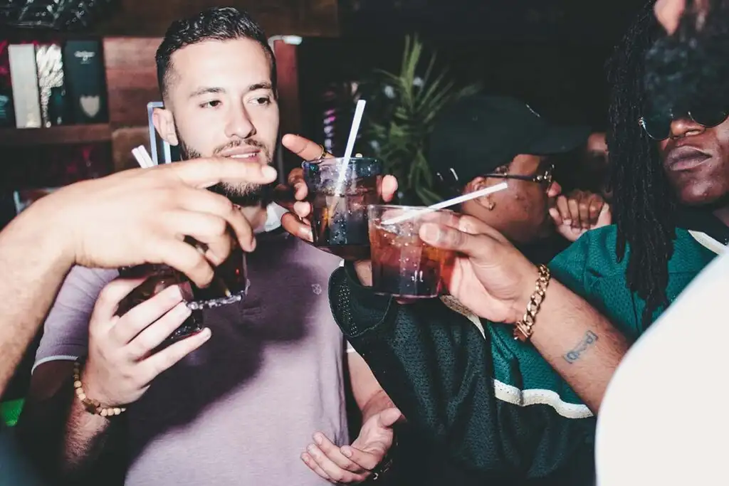 men binge drinking