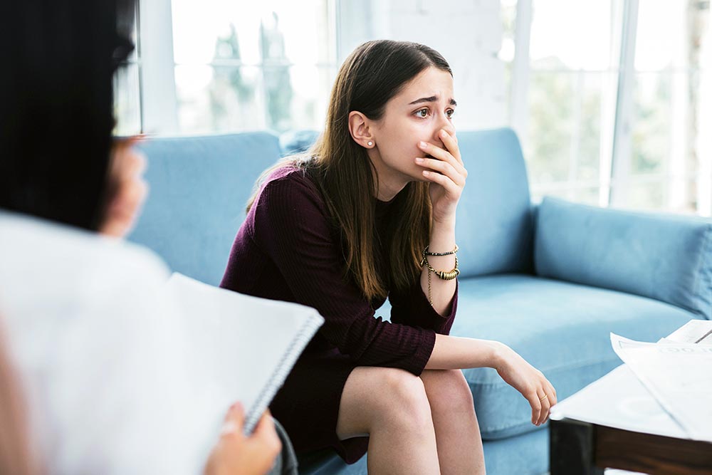 a woman during an alcohol addiction treatment in los angeles california