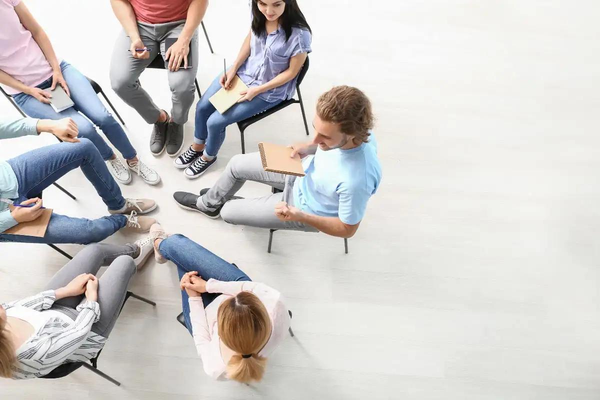 people during group therapy