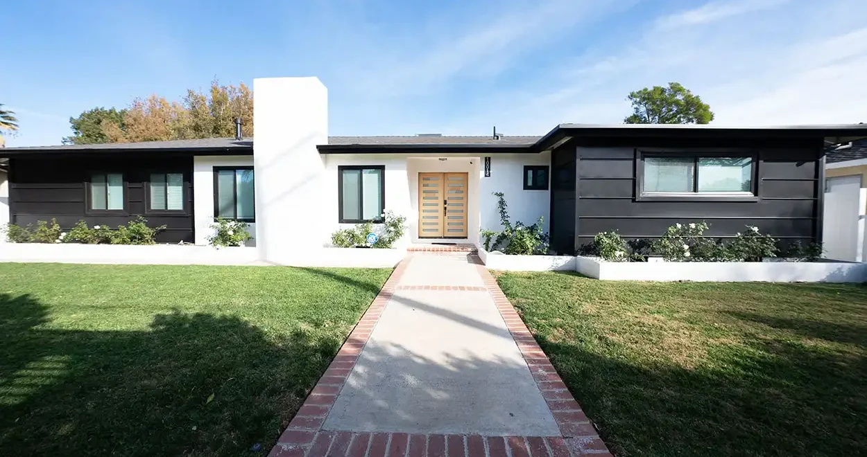 10 Acre Ranch Facility Exterior 01